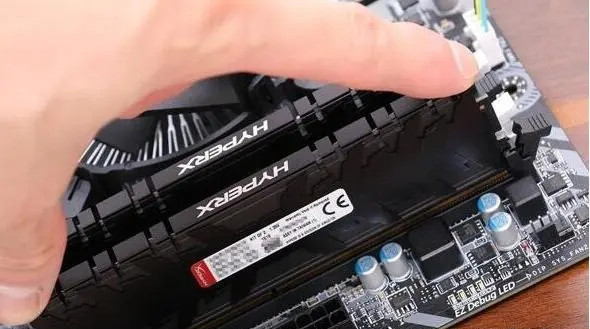 显示器无信号黑屏,但电脑一直在运行的解决办法-浙连 官方网站|IT信息化工程建设,服务器,存储,专业IT服务